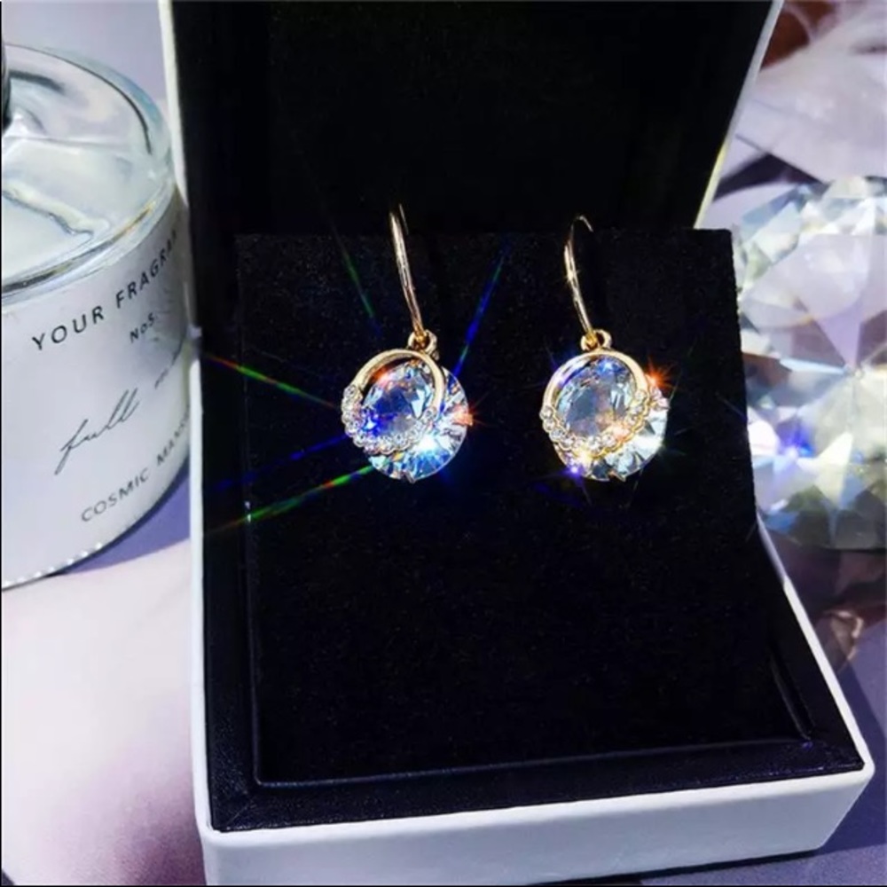 Boho round crystal clear gold earrings - Picture 6 of 11